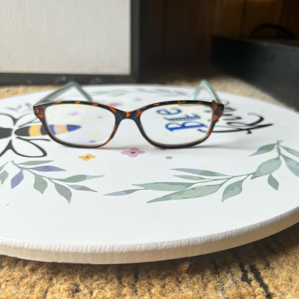 SAV Eyewear blue light readers tortoise shell design OptiTek select a vision